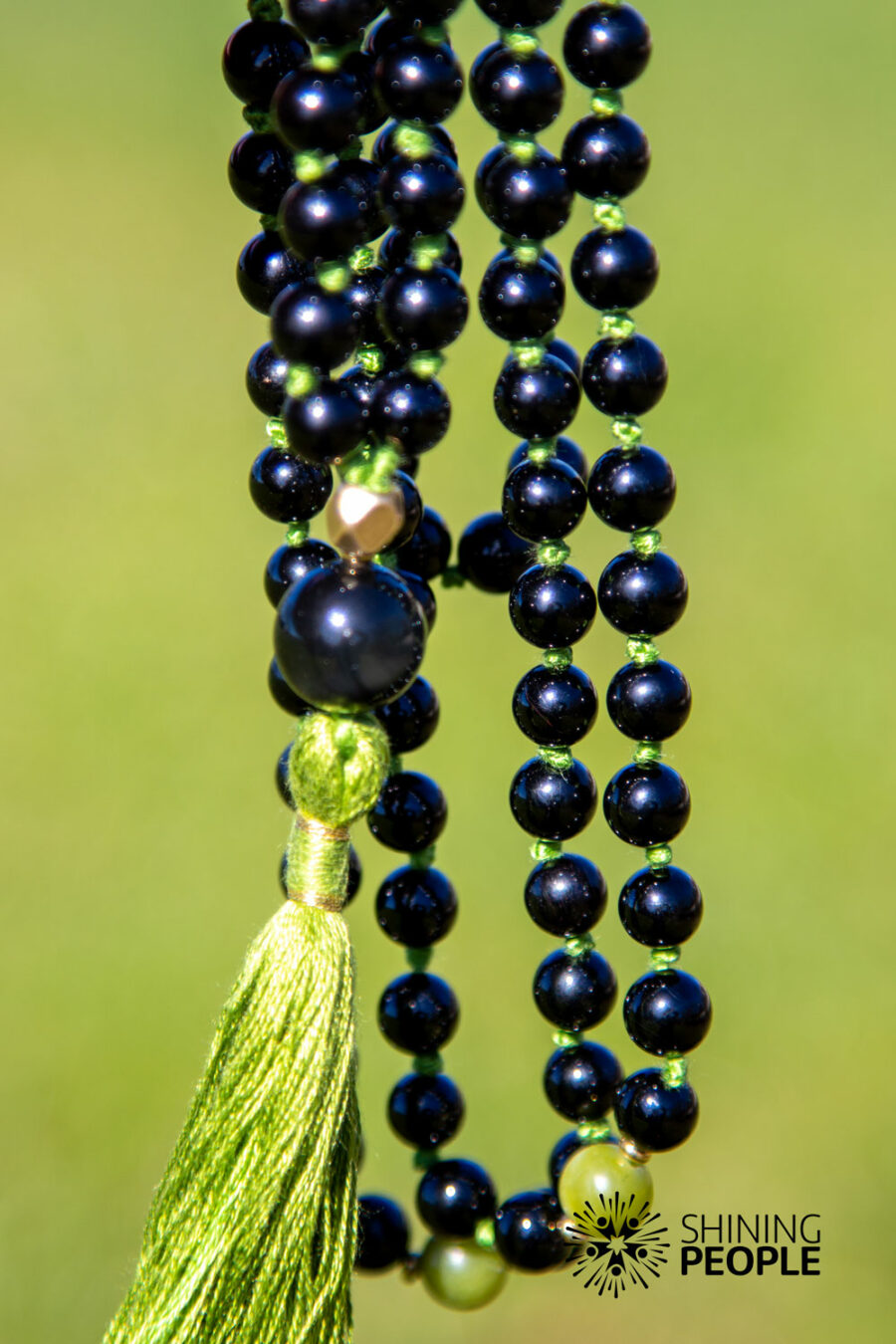 Mala kæde med sort turmalin og grøn peridot