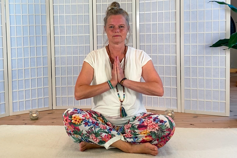 Joyann deler ChakraFlow yoga